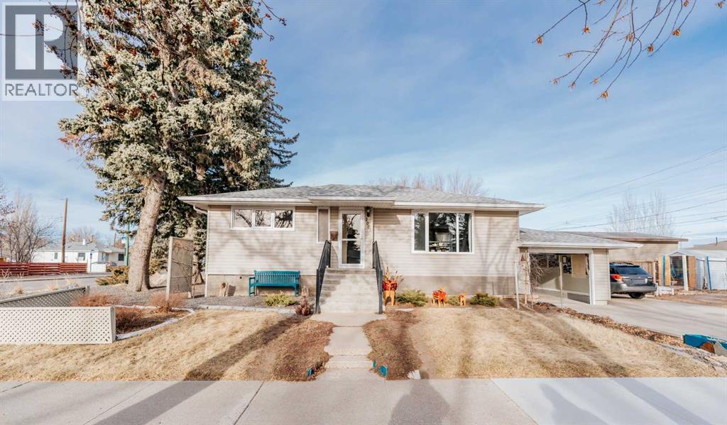 Single Family House Bungalow for Sale in   Avenue S Victoria Park Lethbridge 