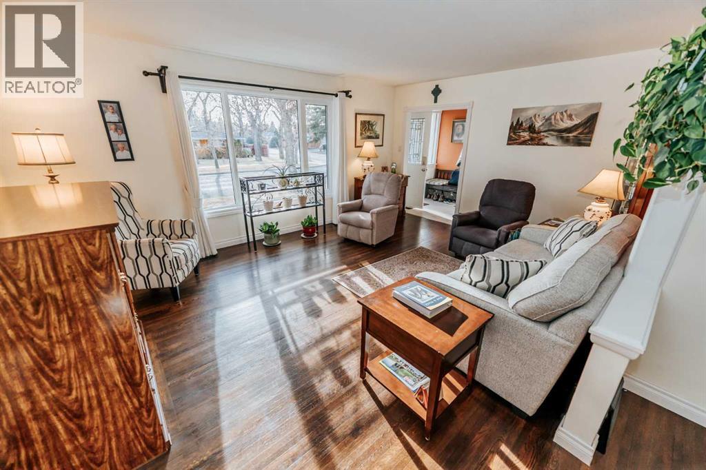 Single Family House Bungalow for Sale in   Avenue S Victoria Park Lethbridge 