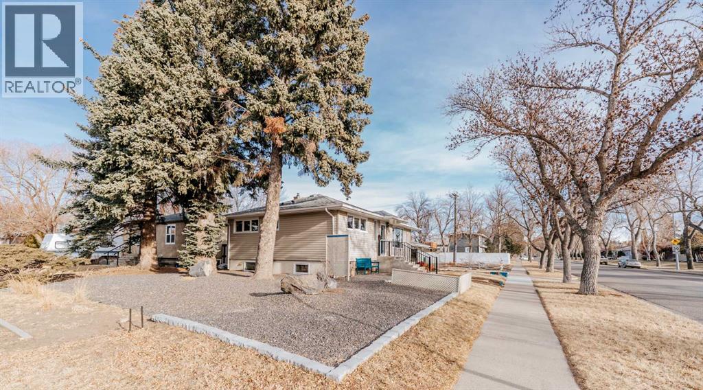 Single Family House Bungalow for Sale in   Avenue S Victoria Park Lethbridge 