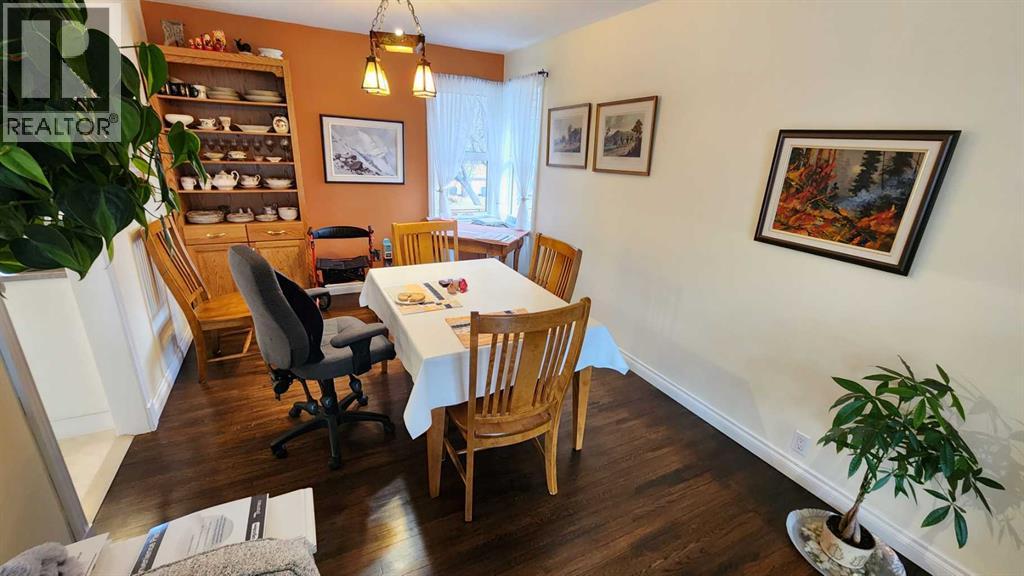 Single Family House Bungalow for Sale in   Avenue S Victoria Park Lethbridge 