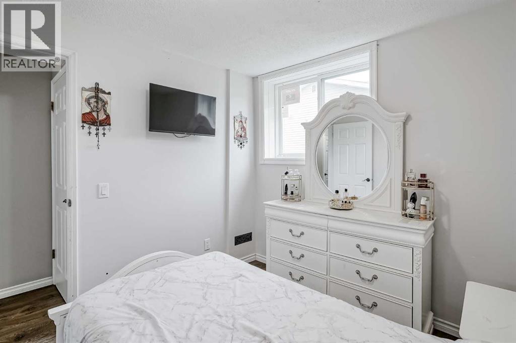 Single Family House Bi-level for Sale in  Marlborough Drive NE Marlborough Calgary 