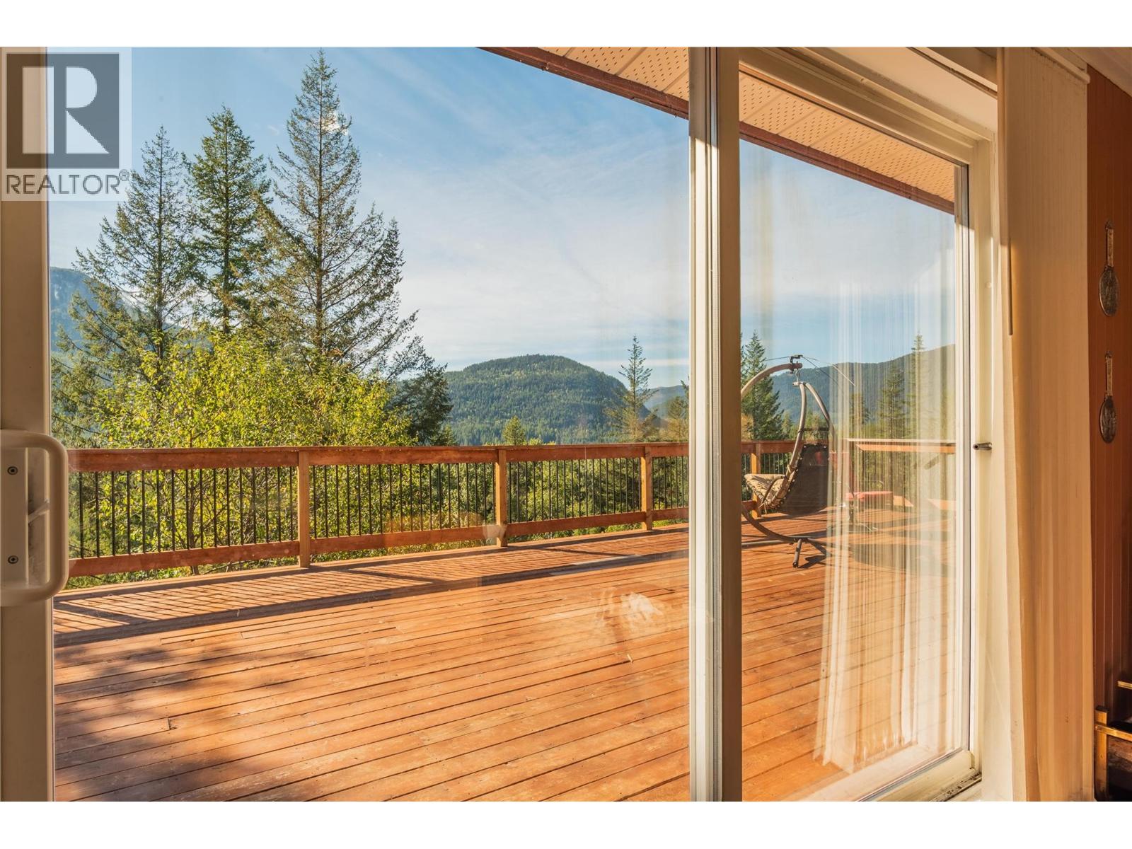 2396 NAULT Road, Castlegar