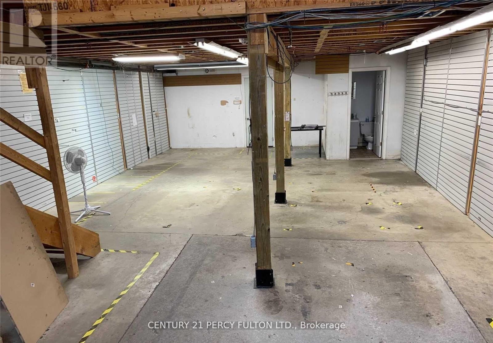 45 casmir Unit 15 photo 5