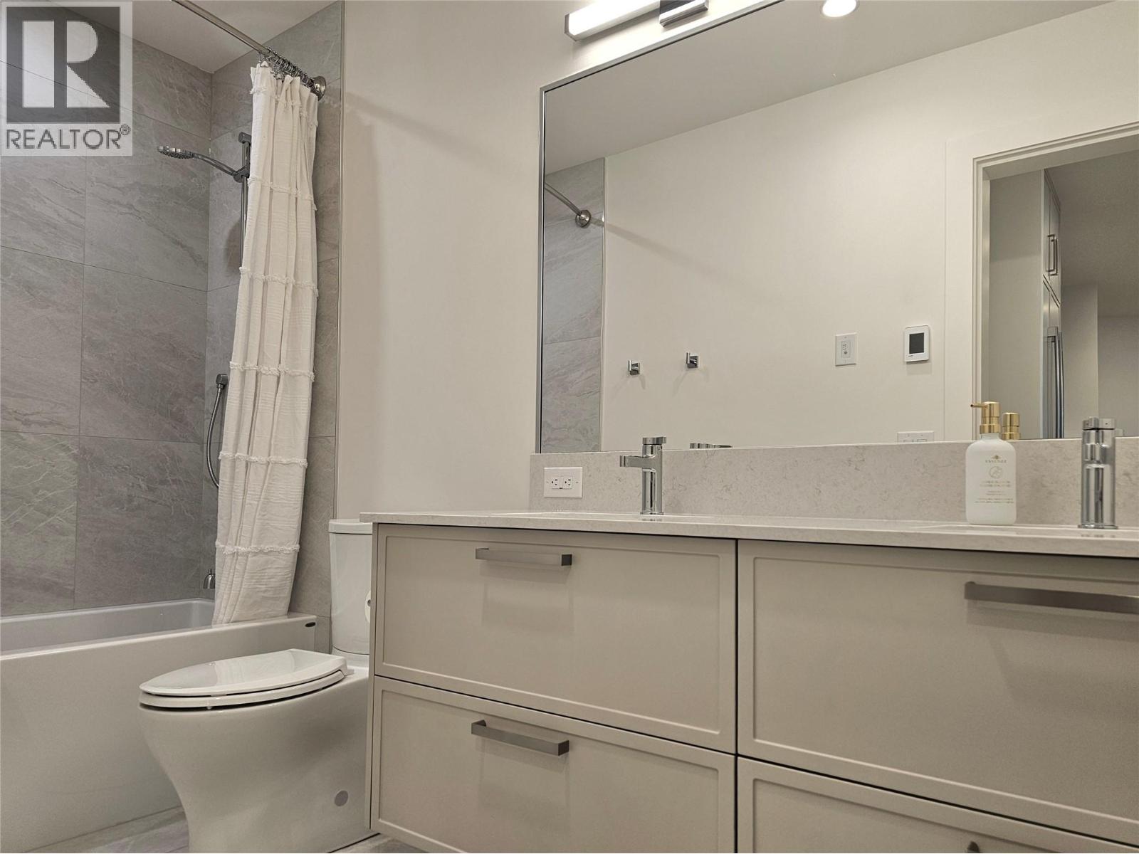 3340 Lakeshore Drive Unit# 514, Kelowna