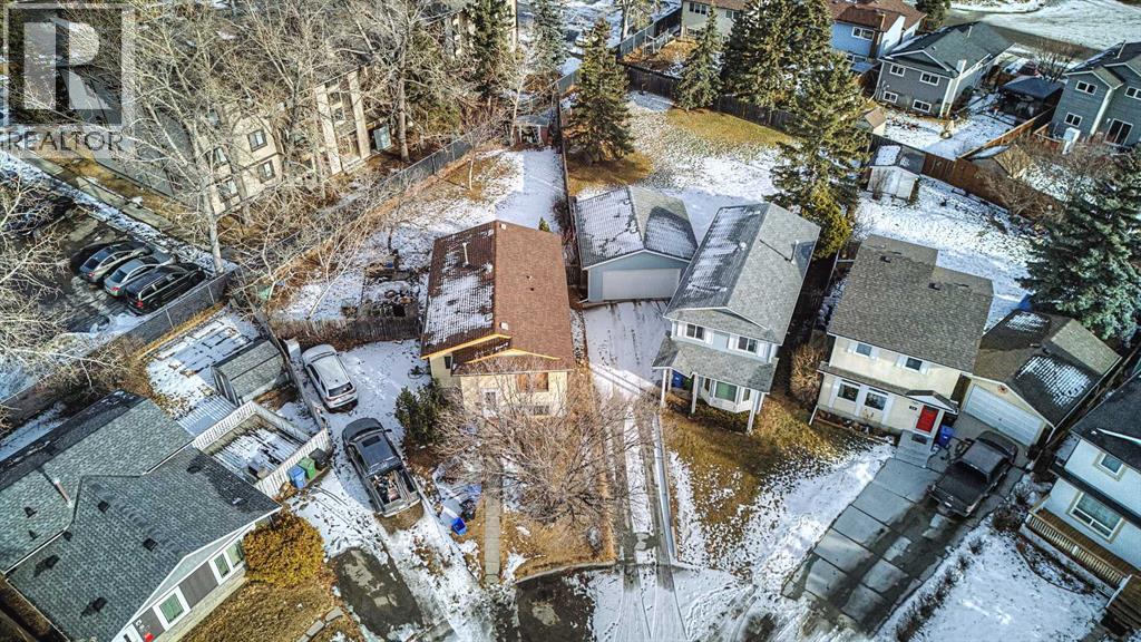 Single Family House Bi-level for Sale in  Castleglen Place NE Castleridge Calgary 