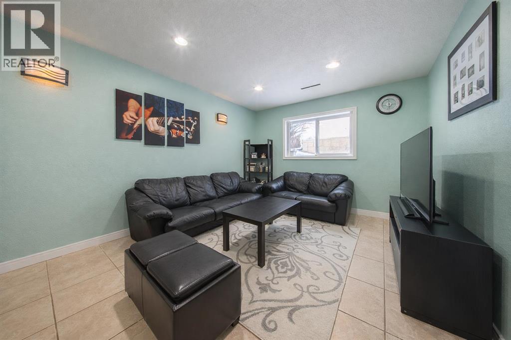 5008 43 Avenue Close, Ponoka