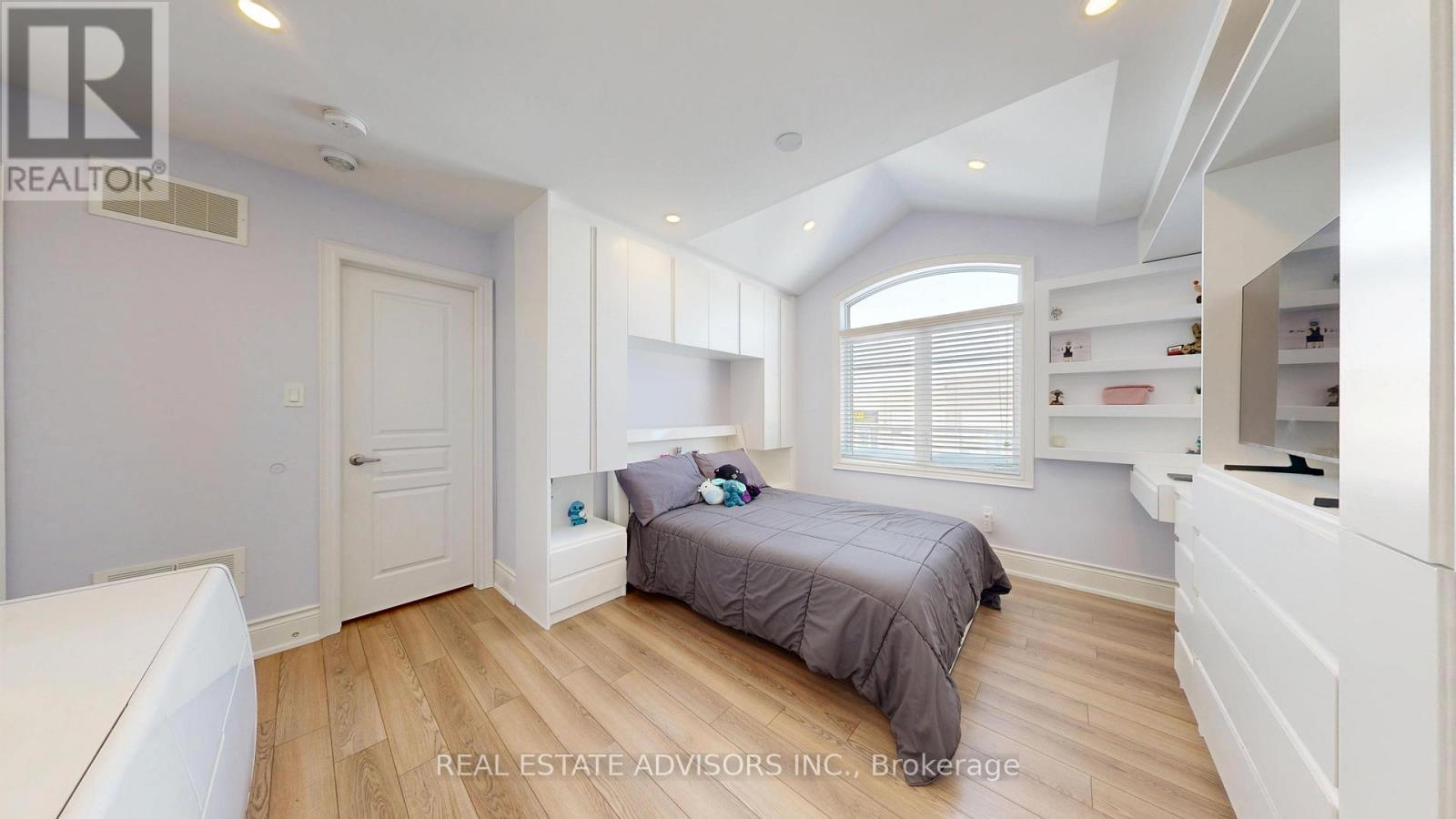 129 SQUIRE ELLIS DRIVE - 30