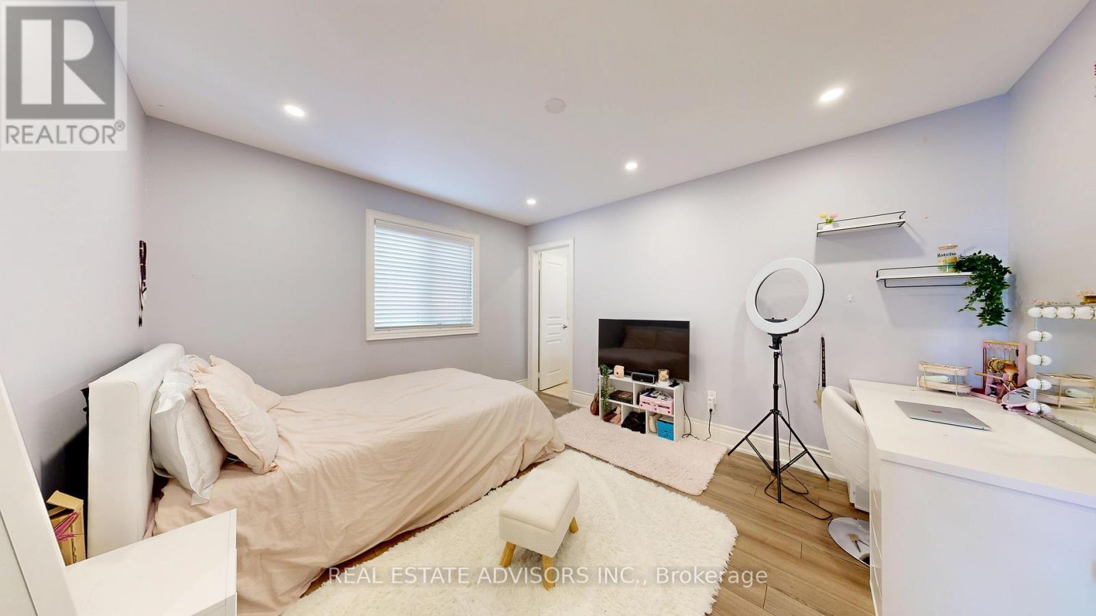 129 SQUIRE ELLIS DRIVE - 31