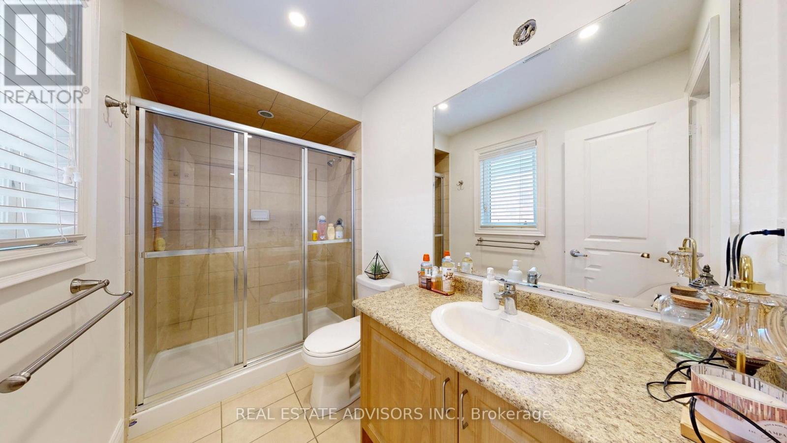 129 SQUIRE ELLIS DRIVE - 32