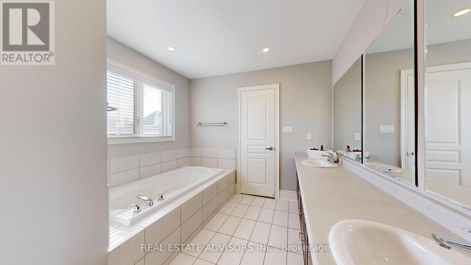129 SQUIRE ELLIS DRIVE - 37