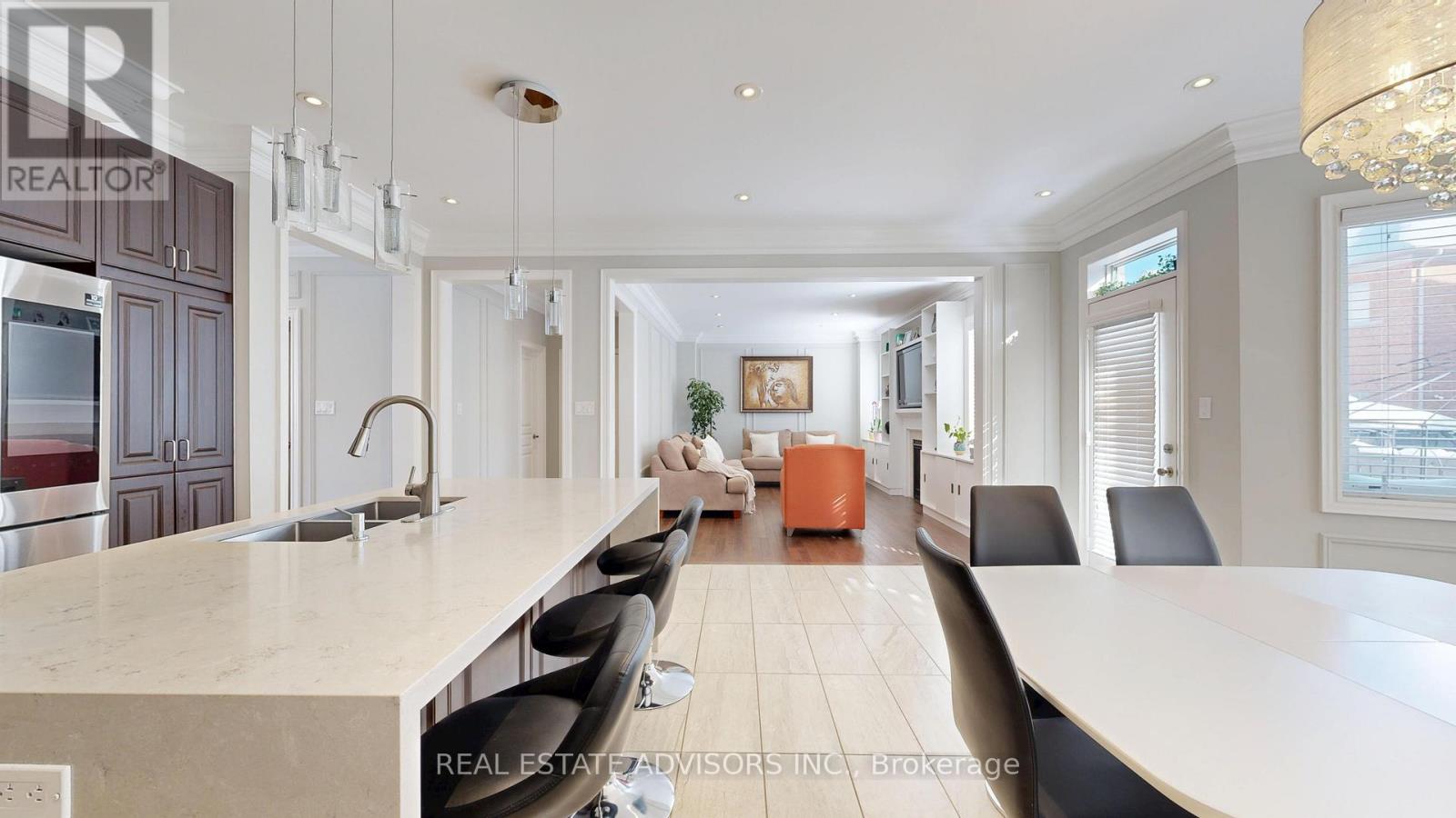 129 SQUIRE ELLIS DRIVE - 44