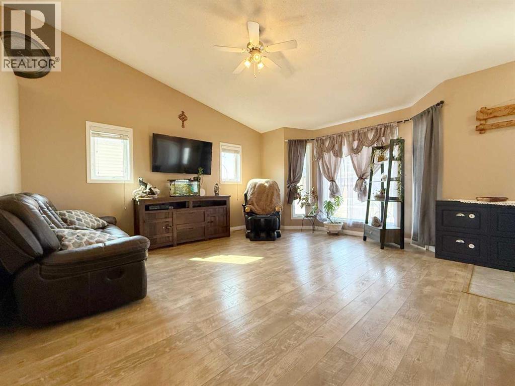 2905 10 Avenue - Photo 5 of 34, Wainwright, Alberta