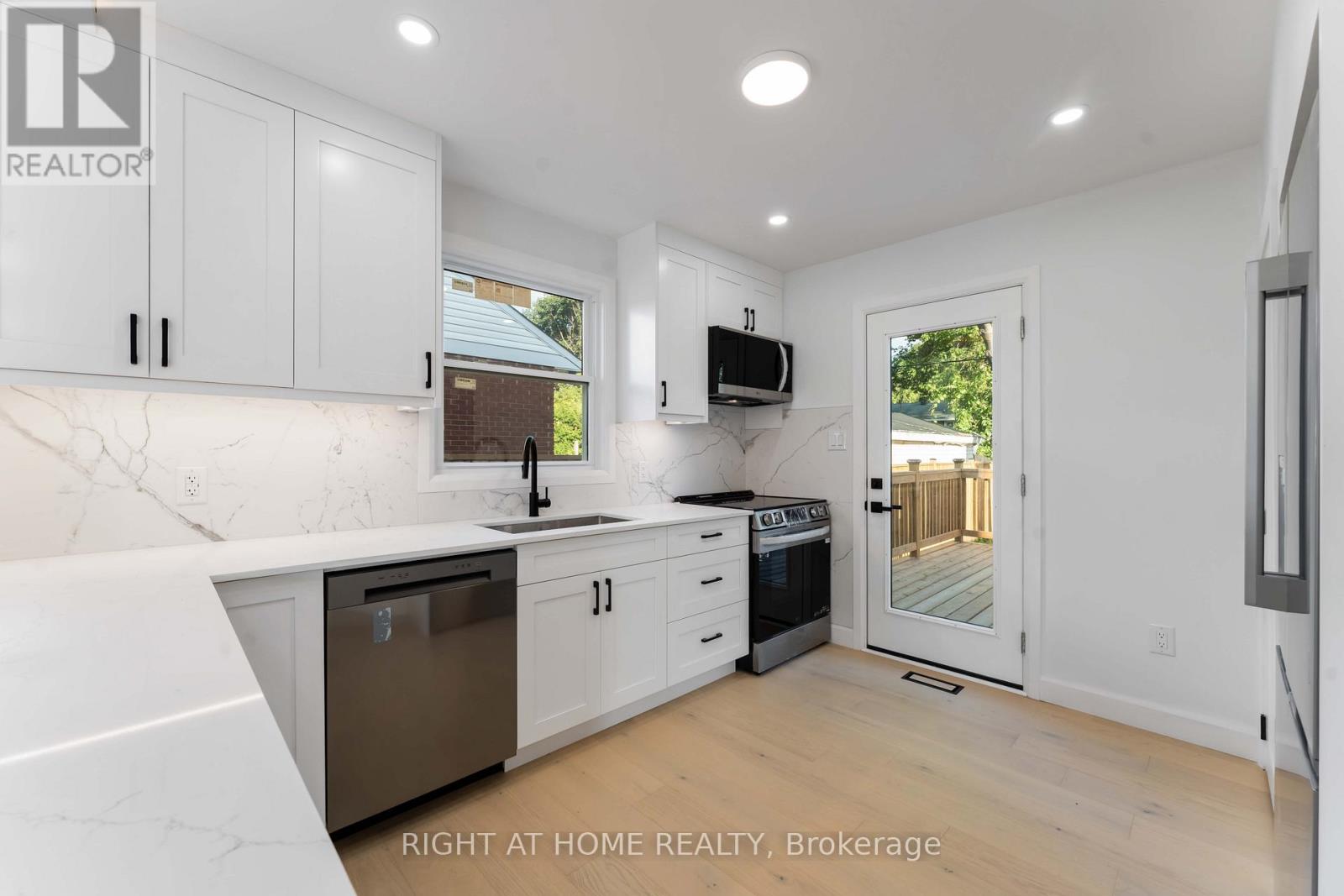 2700 PRISCILLA STREET - 14