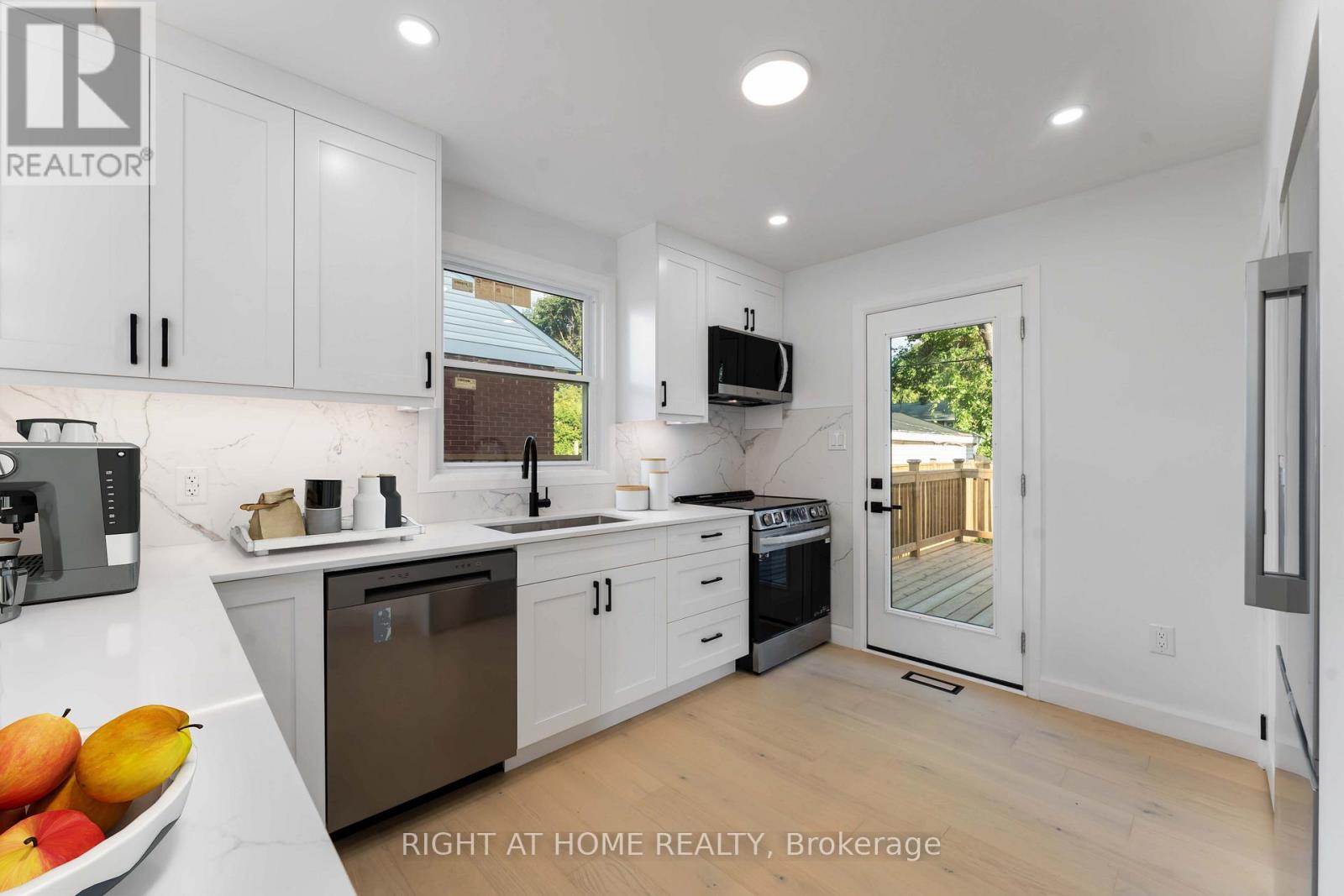 2700 PRISCILLA STREET - 43