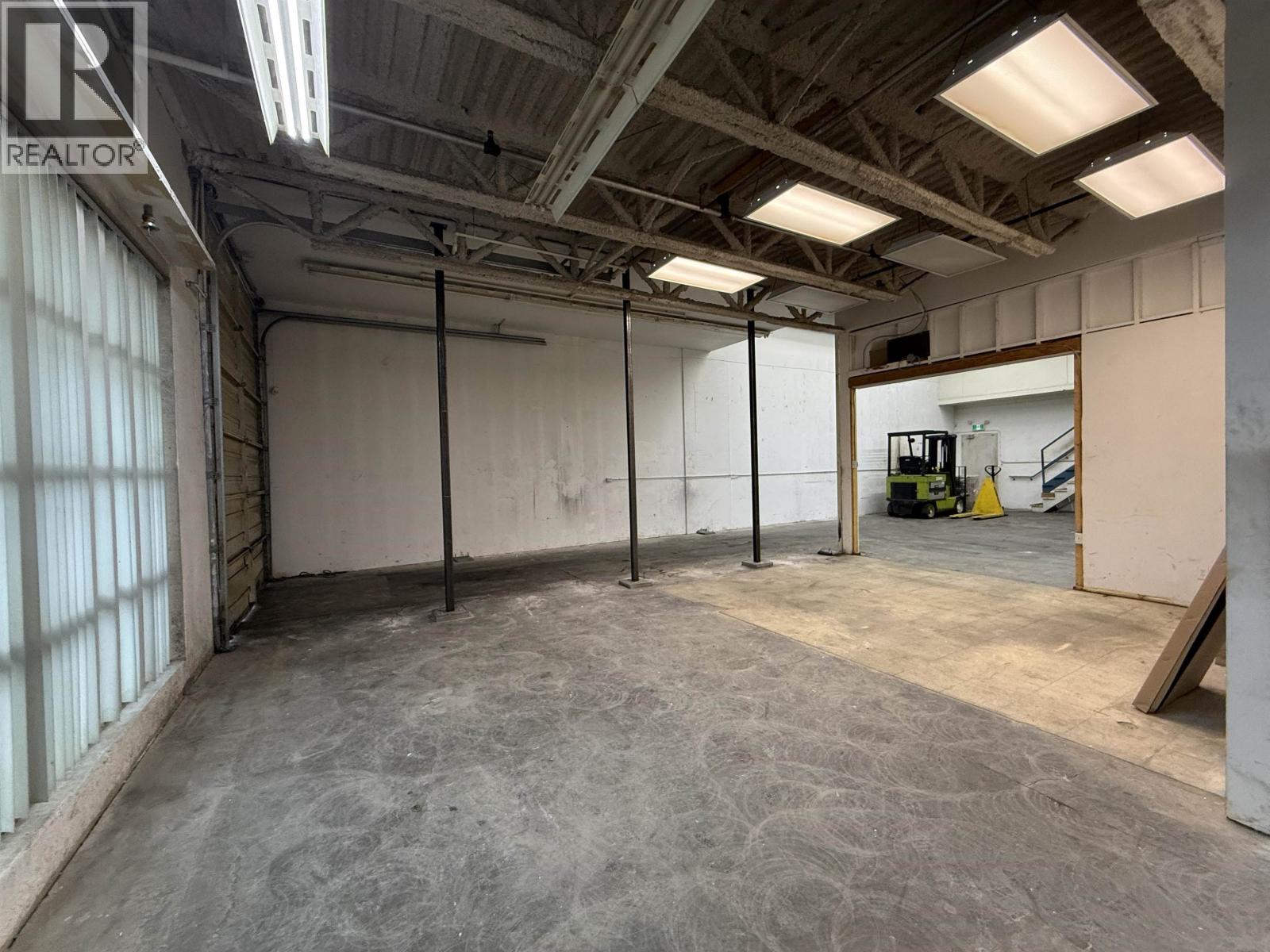 Industrial in Burnaby - Image 27