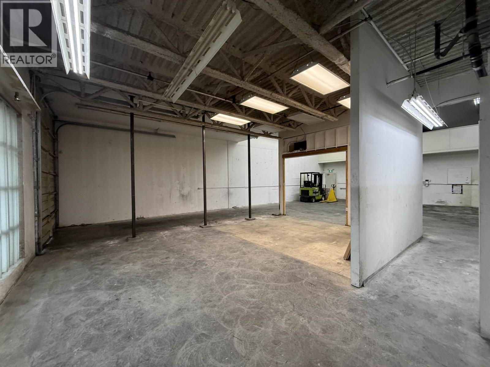 Industrial in Burnaby - Image 10