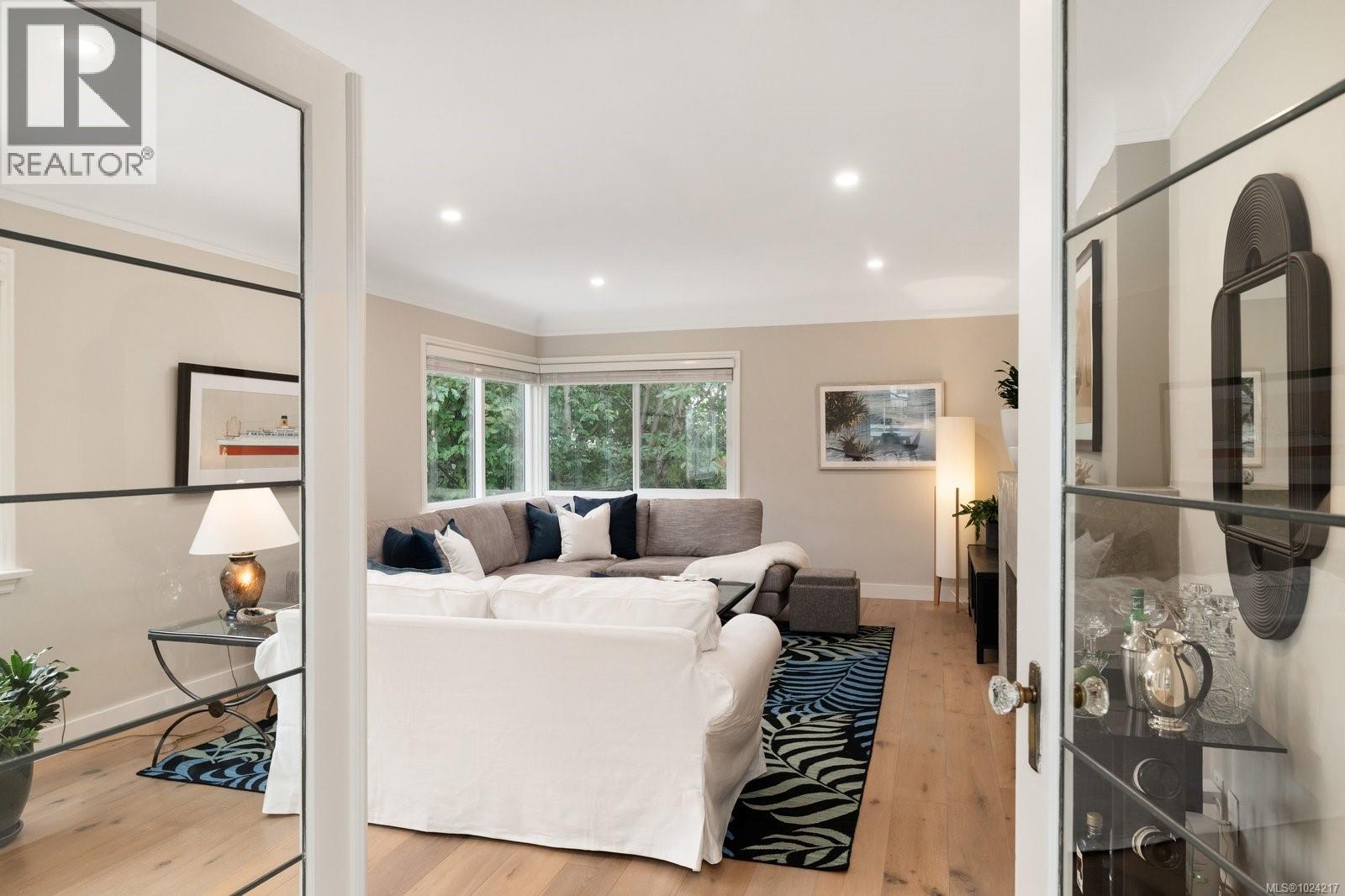  1980 Fairfield Road, Victoria