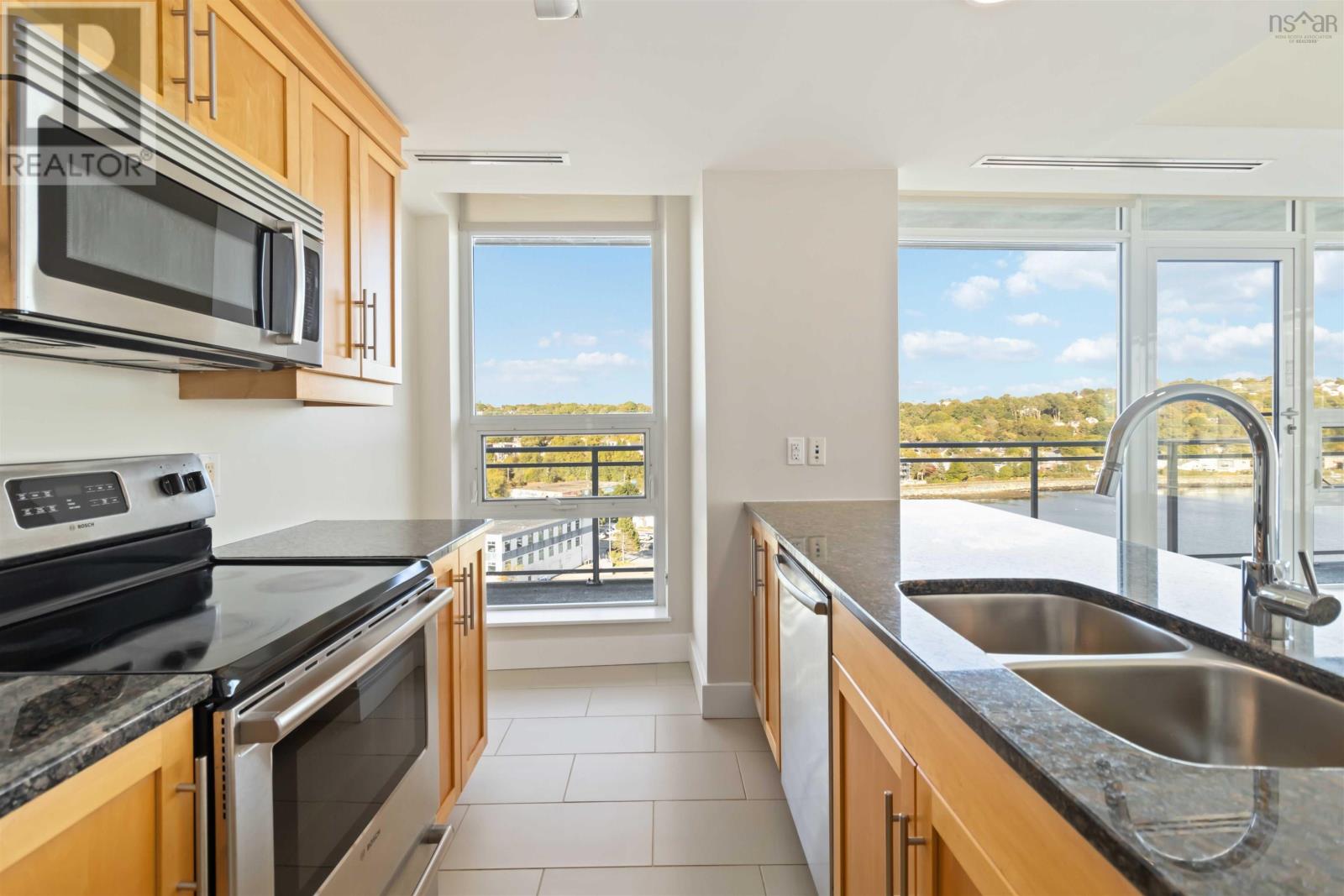 Property 20 of 50 of 902 31 Kings Wharf Place