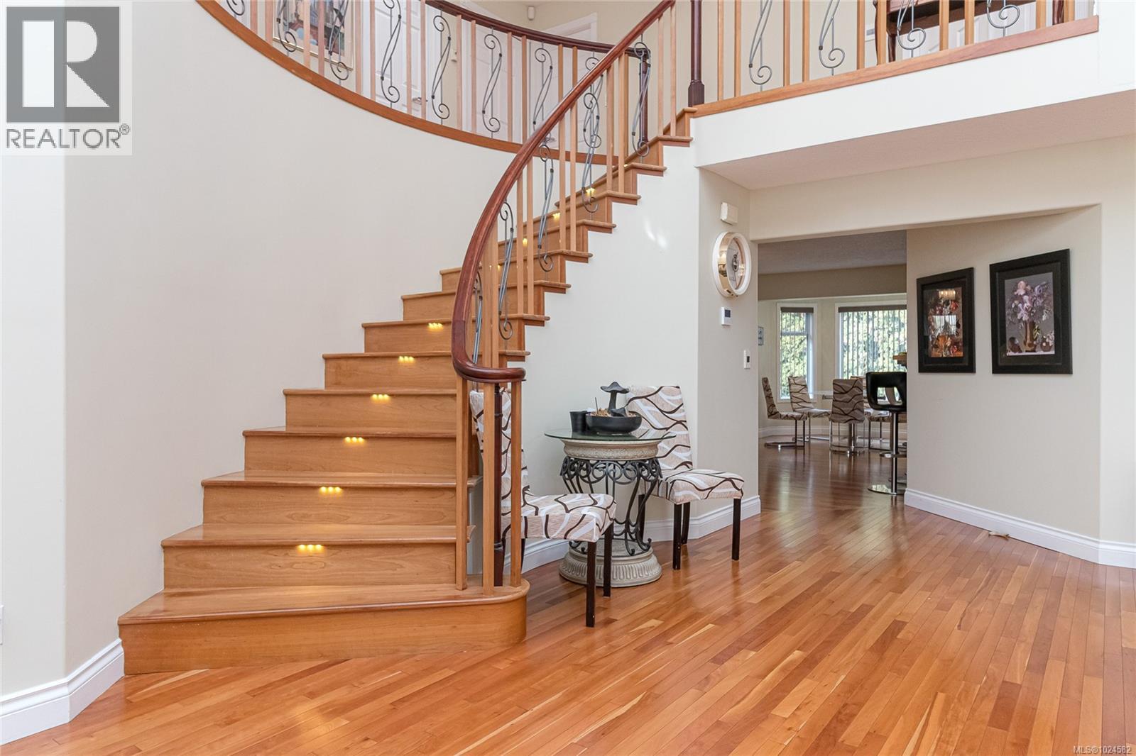  812 Dalewood Lane, Saanich