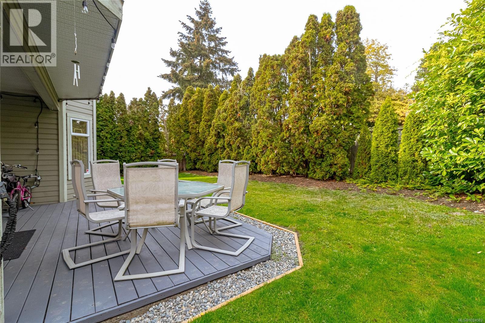  812 Dalewood Lane, Saanich