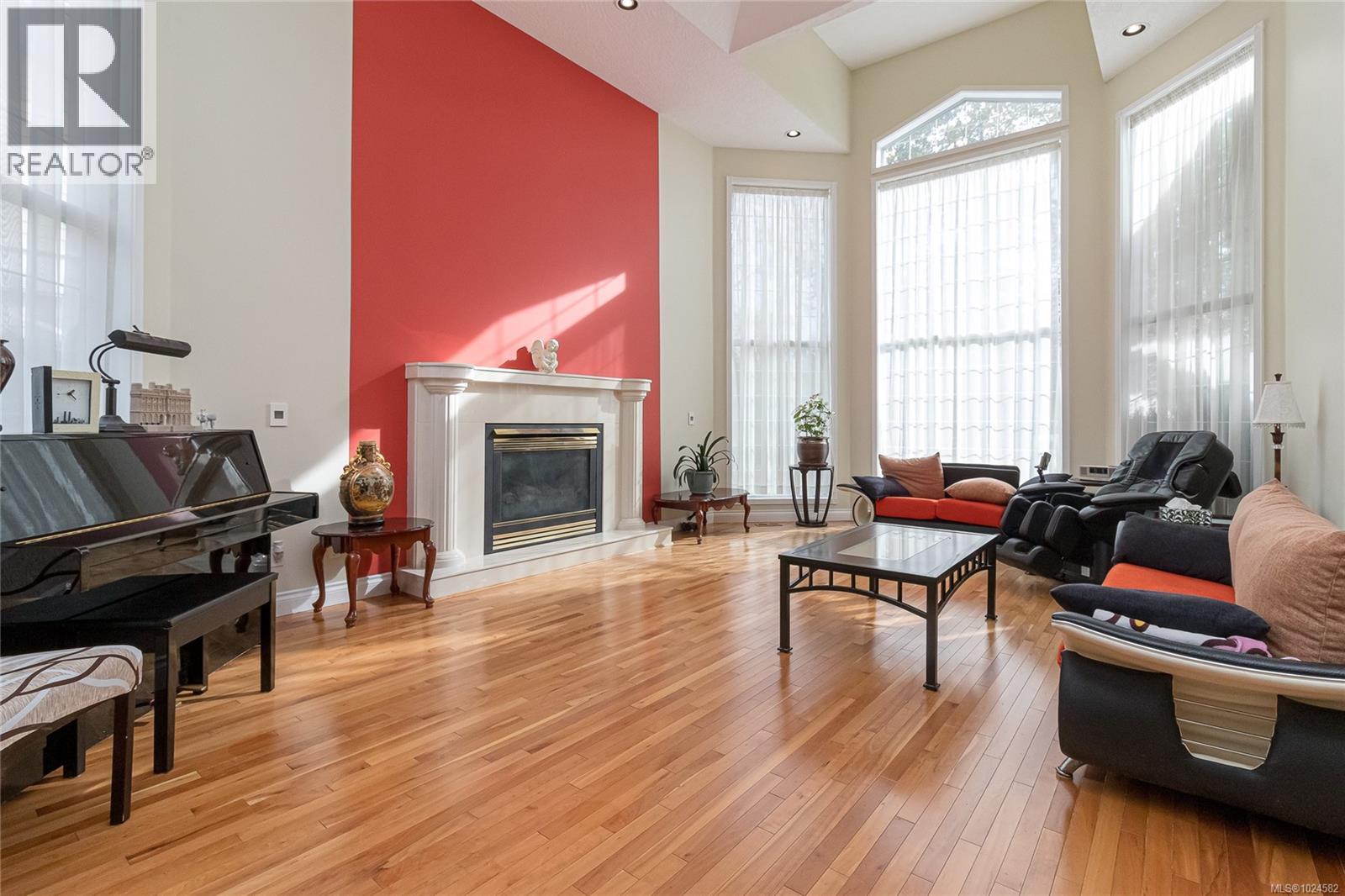  812 Dalewood Lane, Saanich