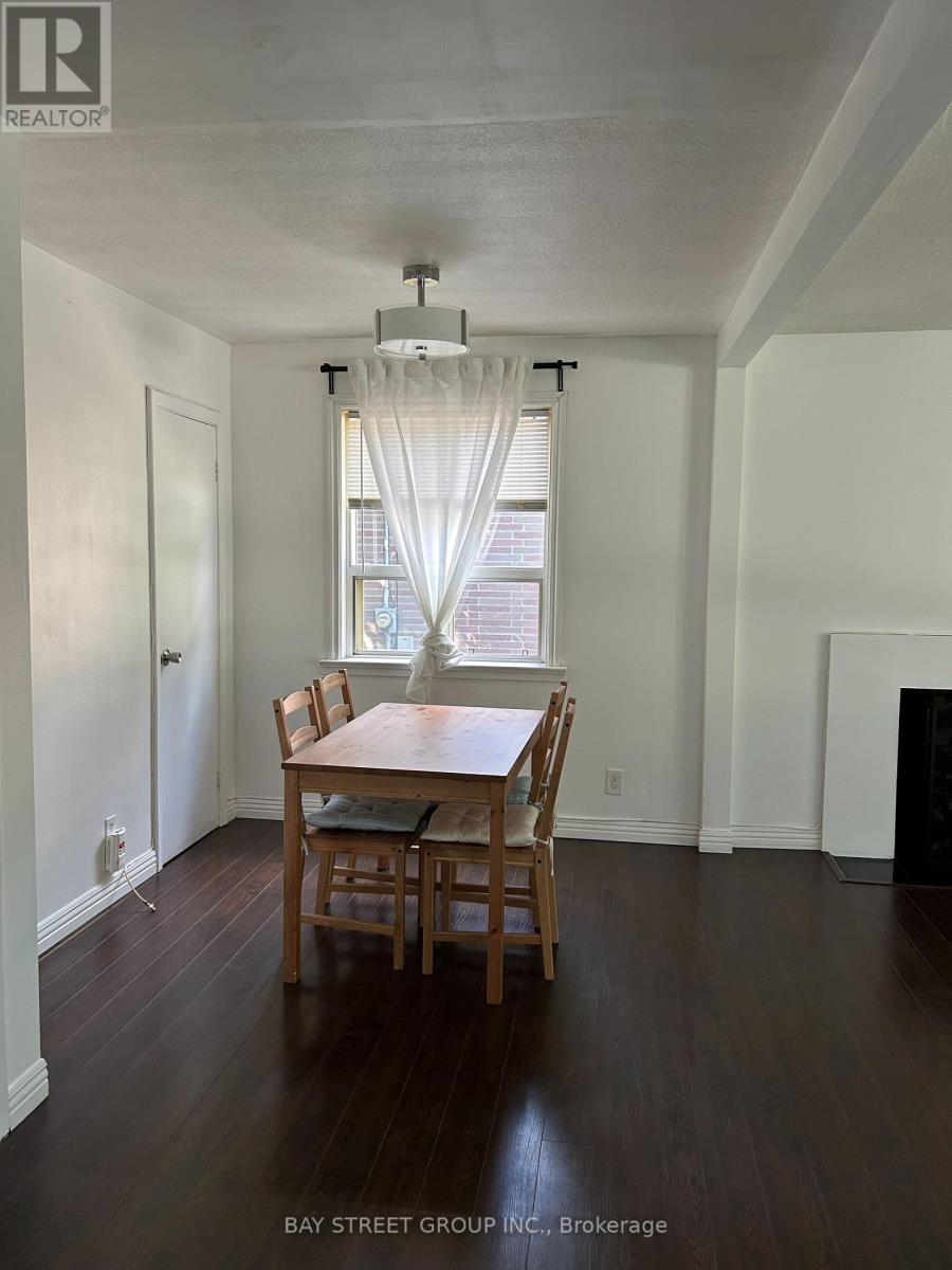 MAIN - 93 CARTIER CRESCENT - Photo 3 of 12, Richmond Hill (Crosby), Ontario