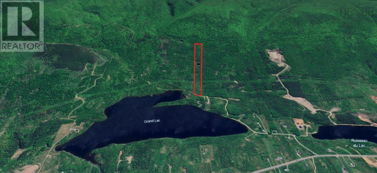 Property 7 of 11 of Chemin Du Lac Road