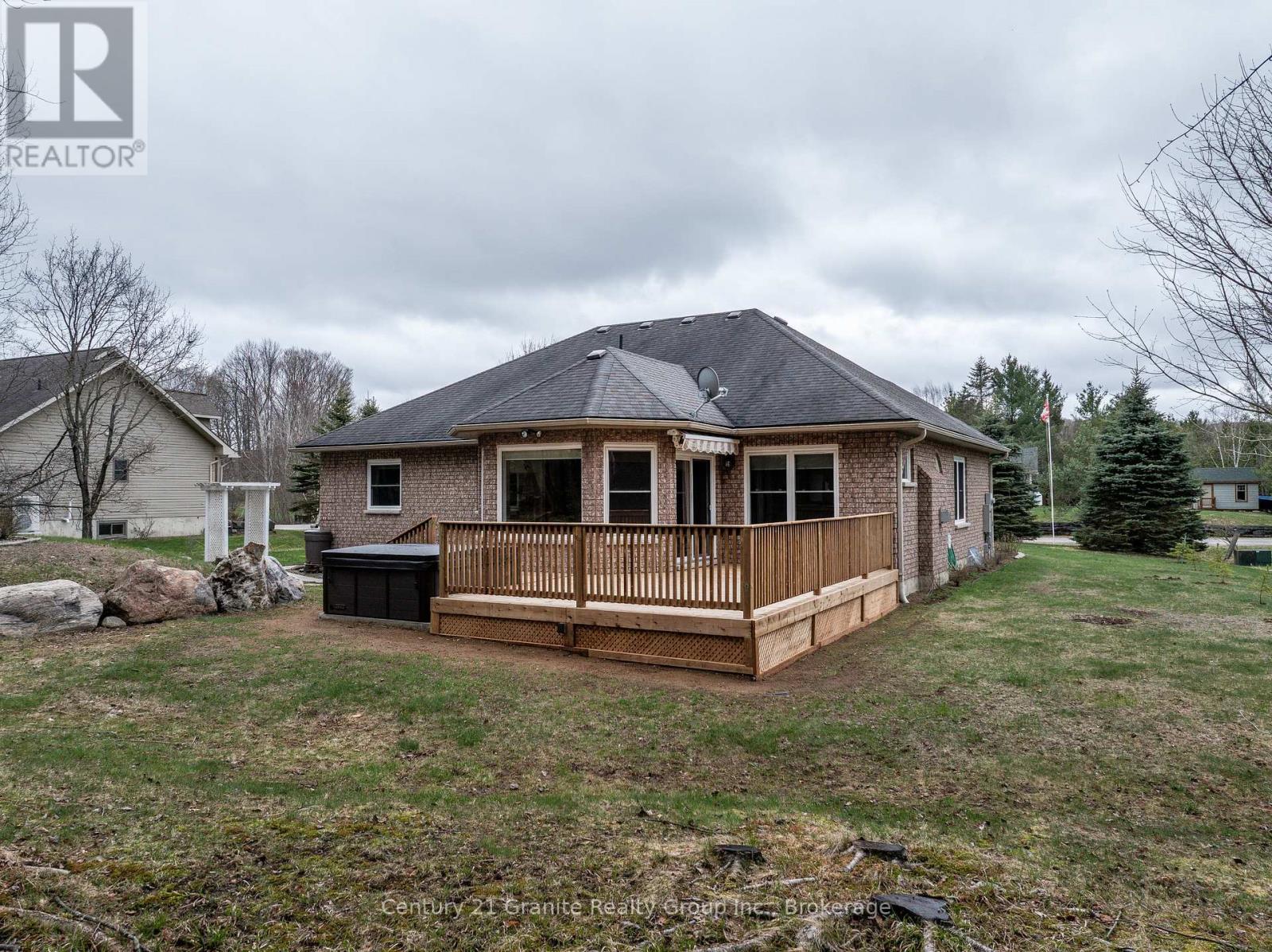 117 HALBIEM CRESCENT - 23