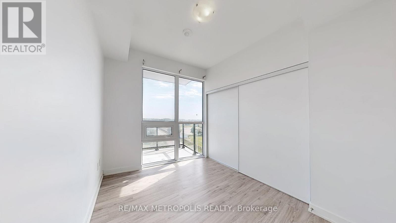 #508 3005 PINE GLEN ROAD N - 21