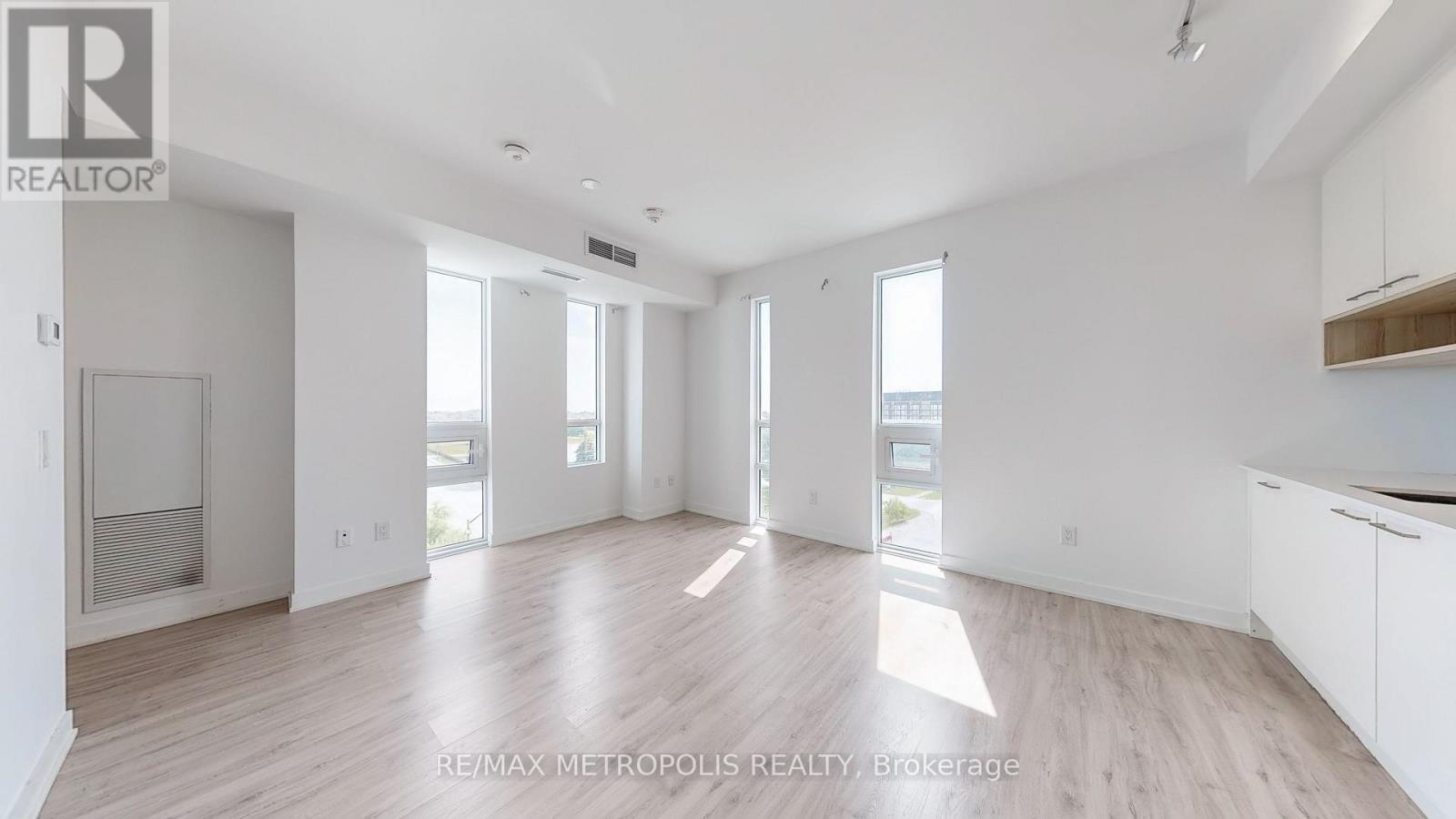 #508 3005 PINE GLEN ROAD N - 8