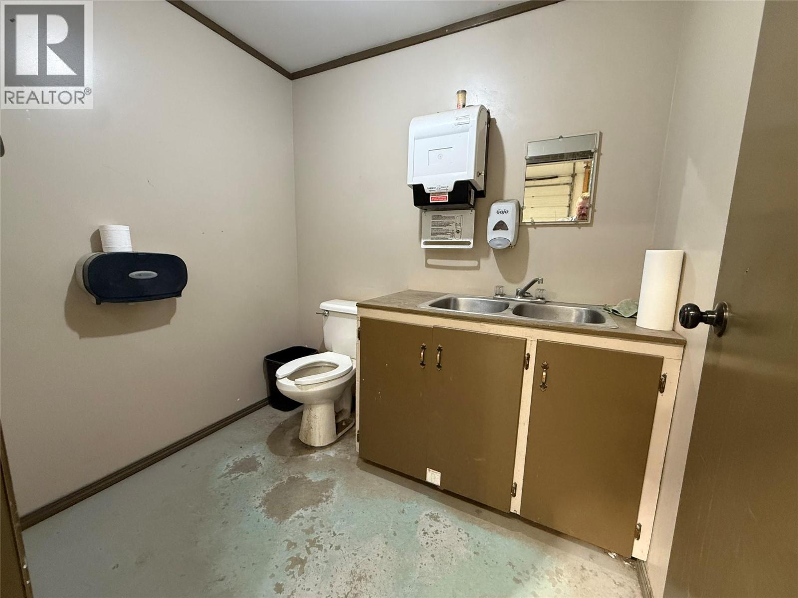 1001 INDUSTRIAL #3 Road, Cranbrook