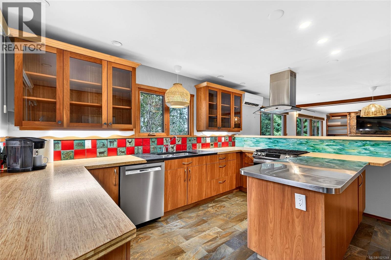 1375 Beddis Rd - Photo 5 of 73, Salt Spring, British Columbia