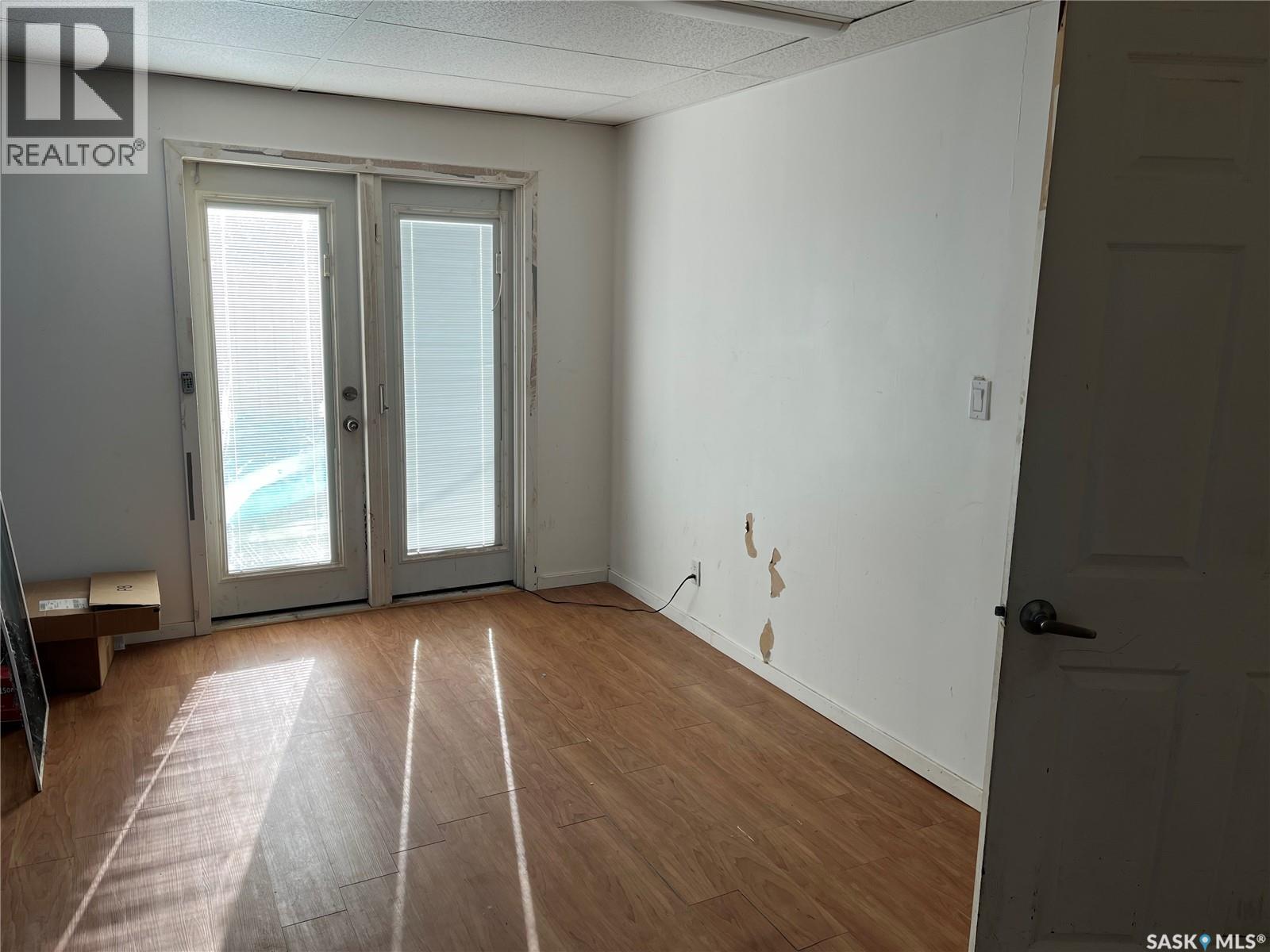 Single Family House Bungalow for Sale in  TH AVENUE Regina 