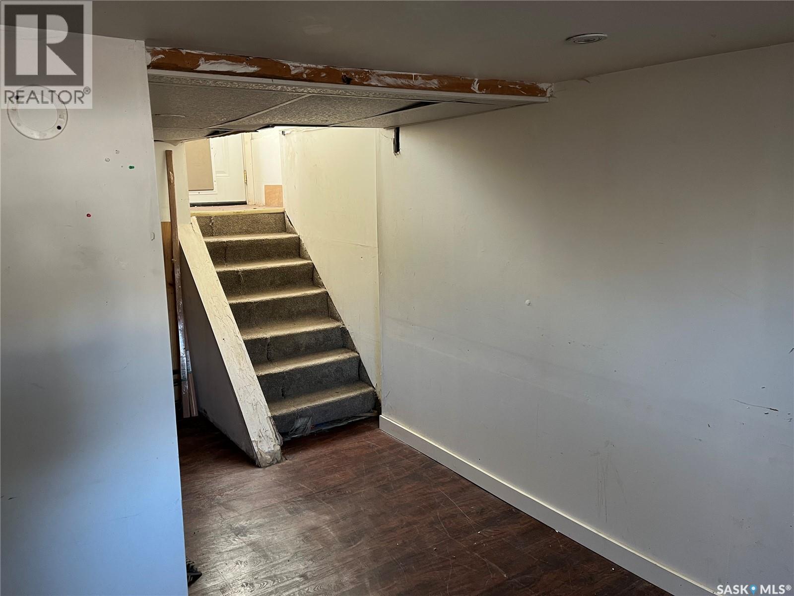 Single Family House Bungalow for Sale in  TH AVENUE Regina 