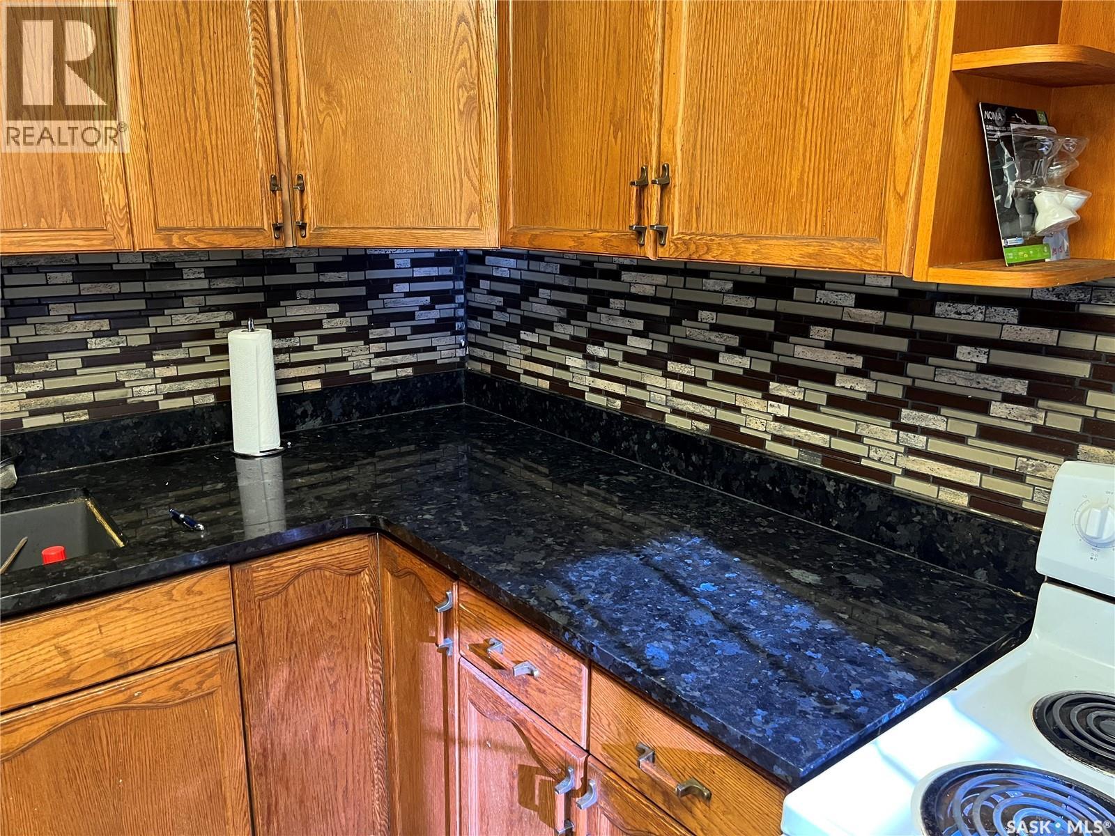 Single Family House Bungalow for Sale in  TH AVENUE Regina 