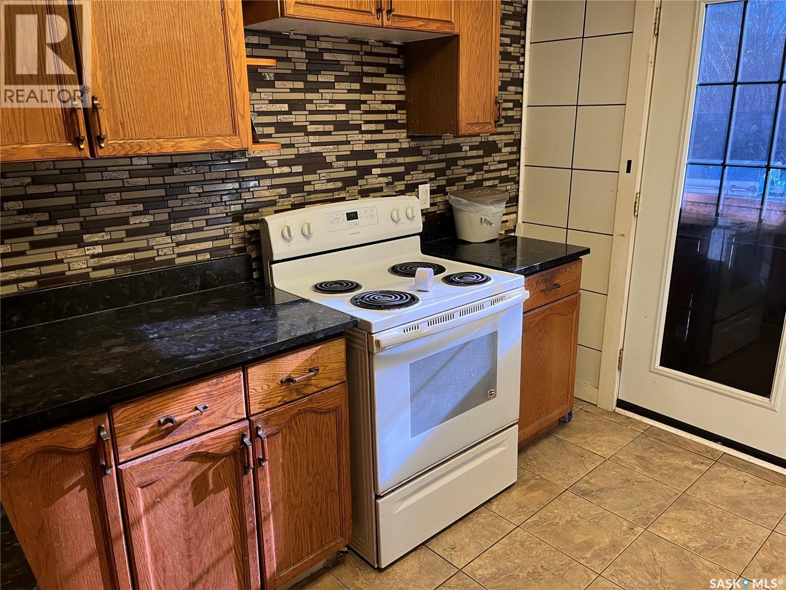 Single Family House Bungalow for Sale in  TH AVENUE Regina 