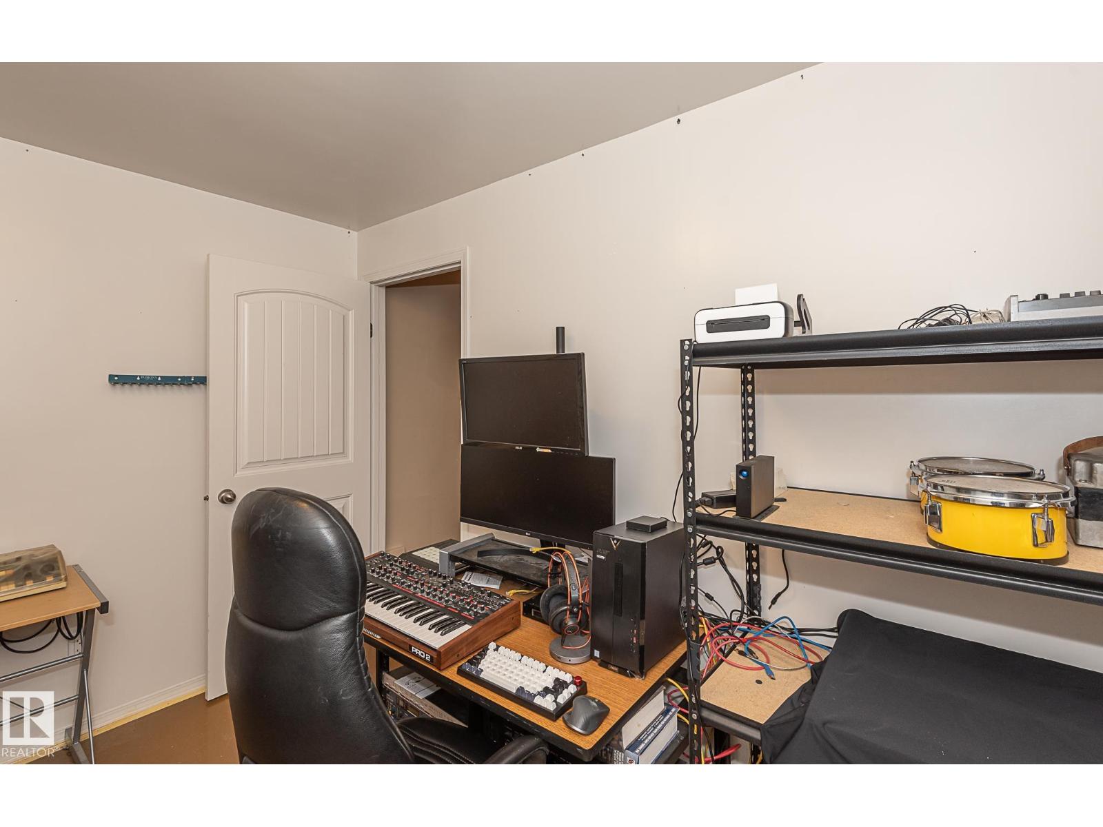 
          20628 49 AV NW
            <br/>
            <span>Edmonton</span>
            , 
            <span>AB</span>
             <span>T6M0C4</span>
         - Photo 21