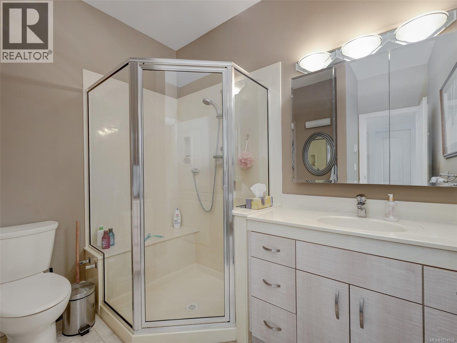 44 4318 Emily Carr Drive, Saanich