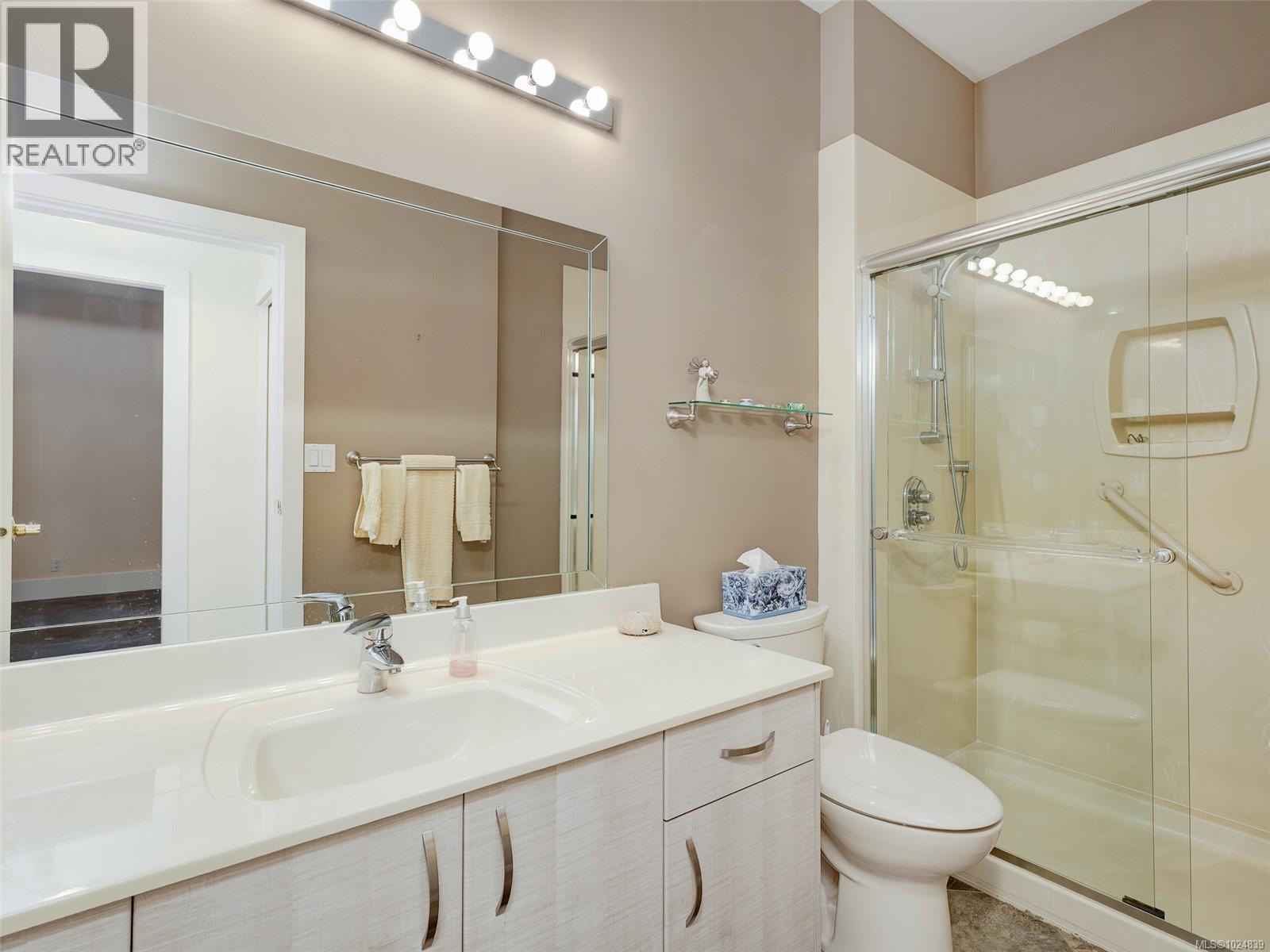 44 4318 Emily Carr Drive, Saanich