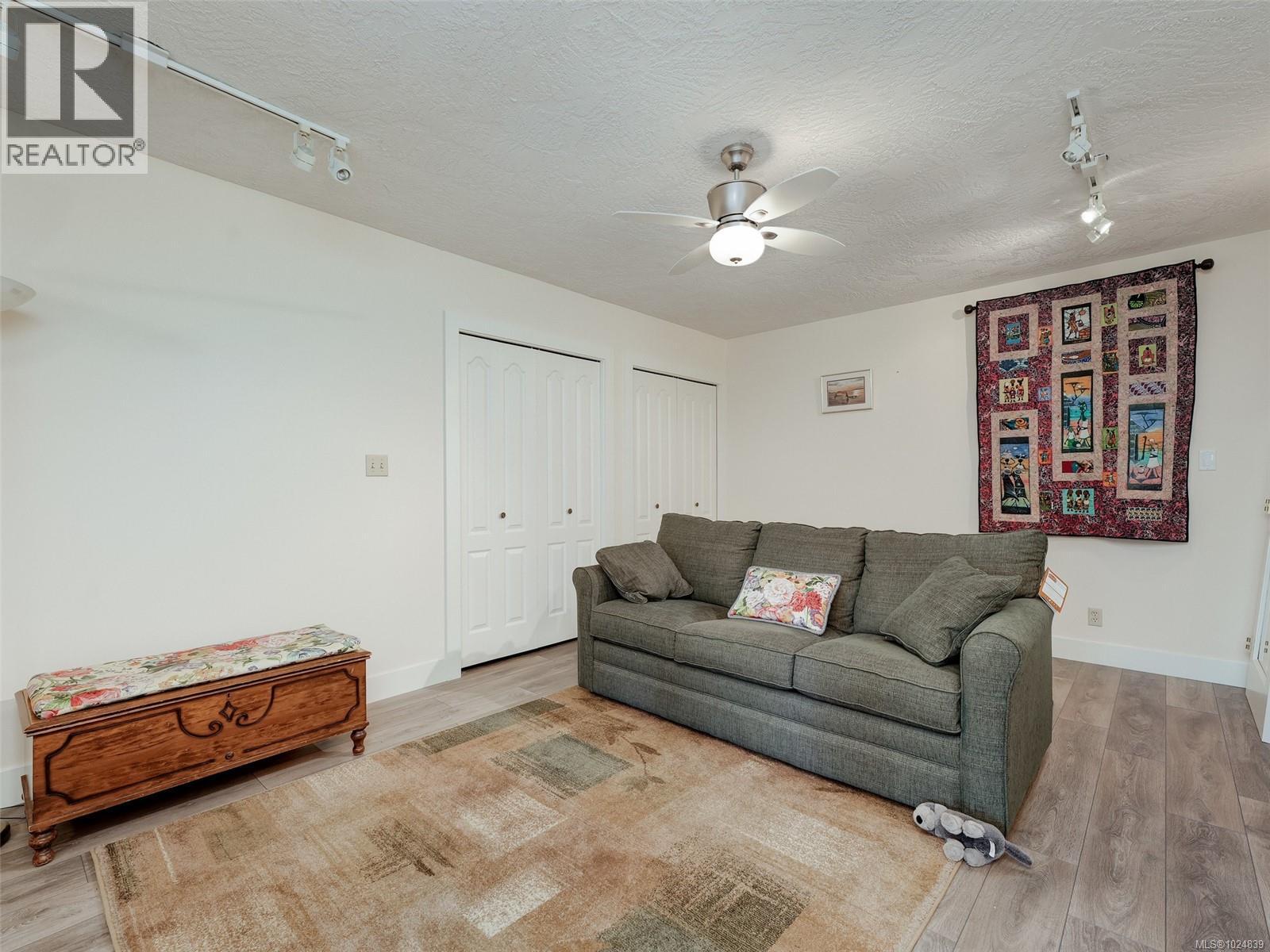 44 4318 Emily Carr Drive, Saanich