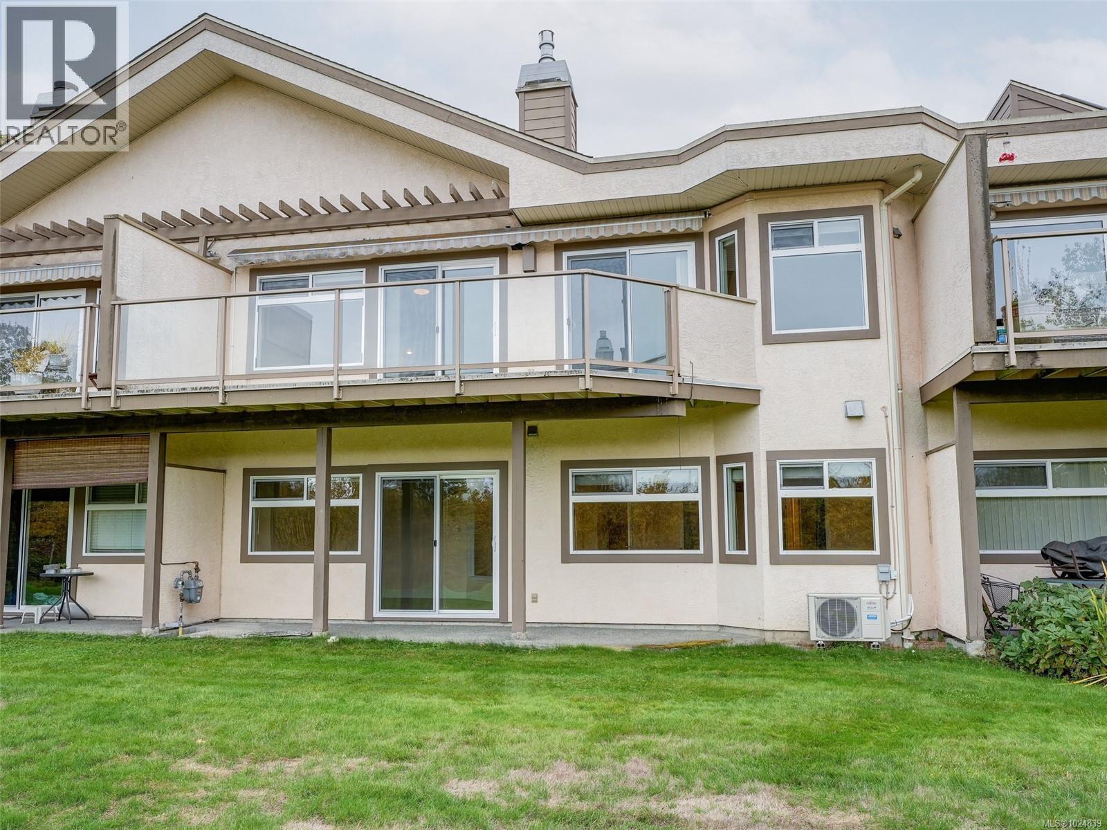 44 4318 Emily Carr Drive, Saanich