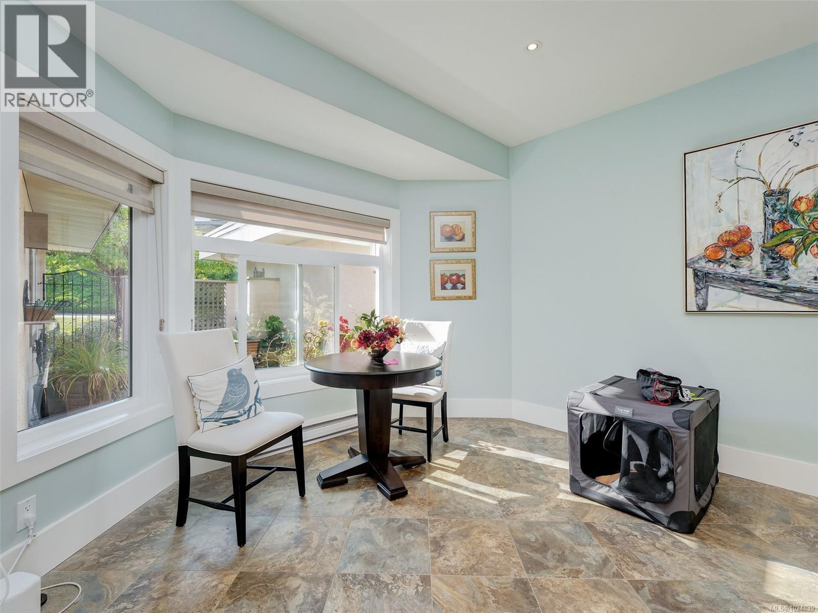 44 4318 Emily Carr Drive, Saanich