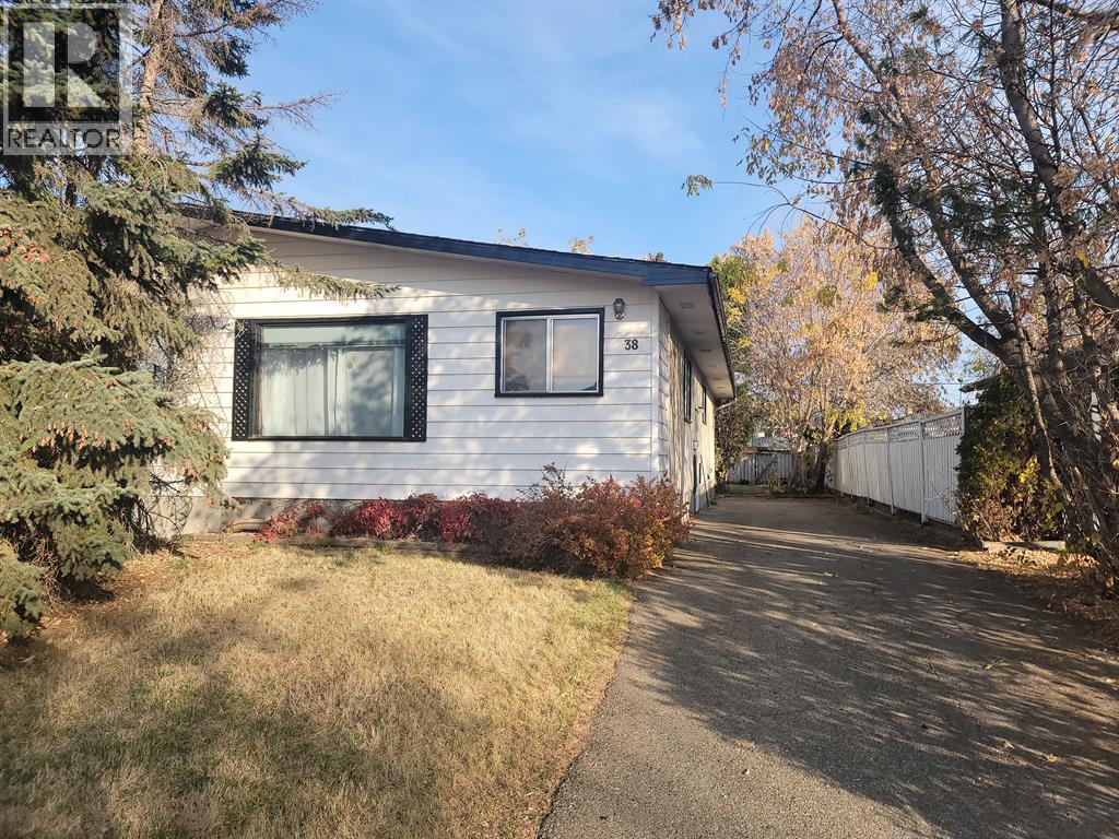 38 Wells Street, Red Deer