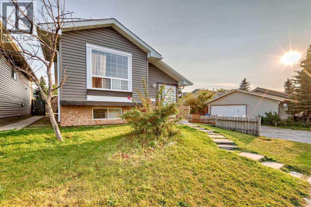 Single Family House Bi-level for Sale in  Martinwood Road NE Martindale Calgary 
