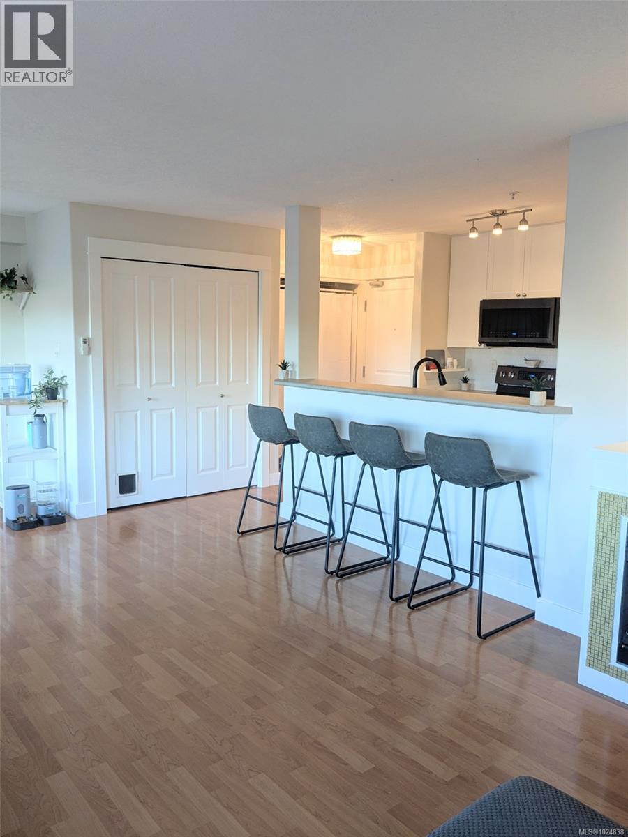 321 2829 Peatt Rd - Photo 4 of 33, Langford, British Columbia