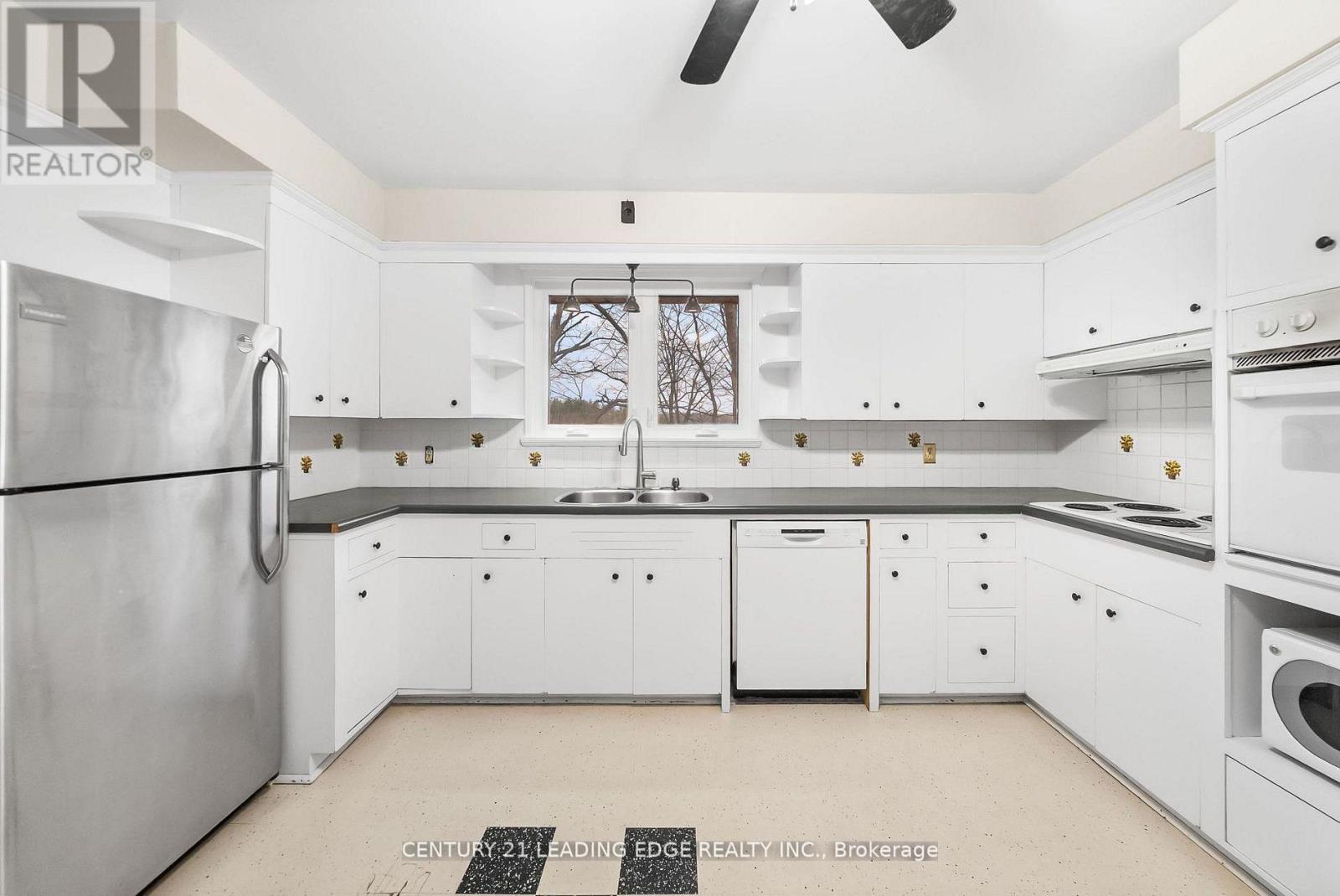 541 ROUGE HILLS DRIVE - 15
