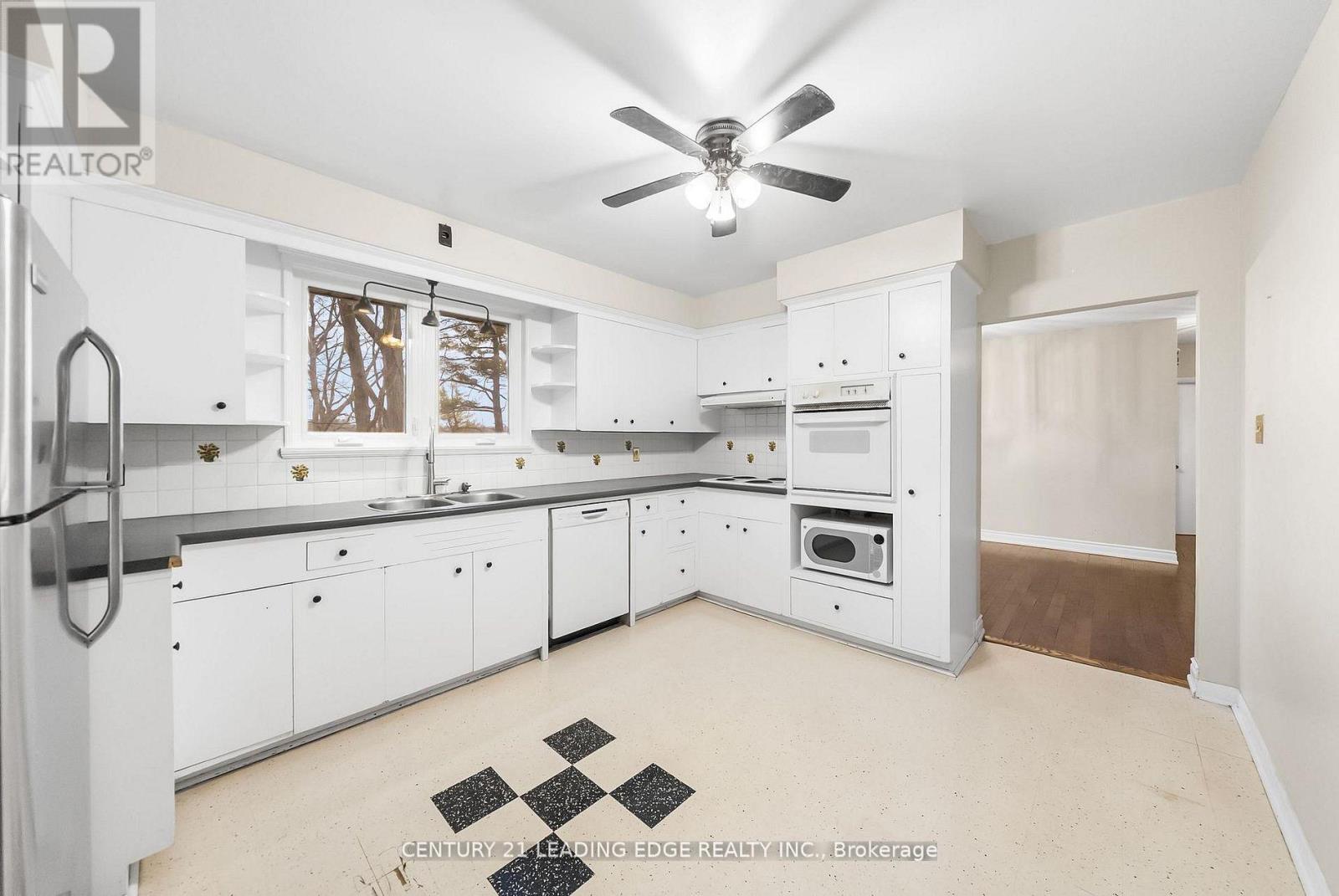 541 ROUGE HILLS DRIVE - 16
