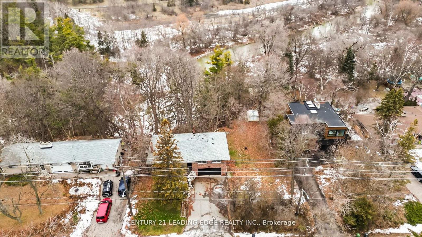541 ROUGE HILLS DRIVE - 35