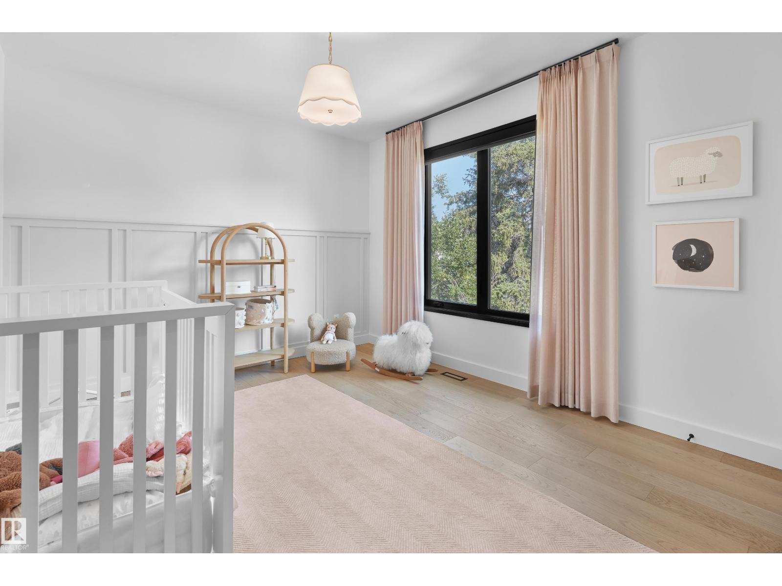 14018 104 AV NW, Edmonton