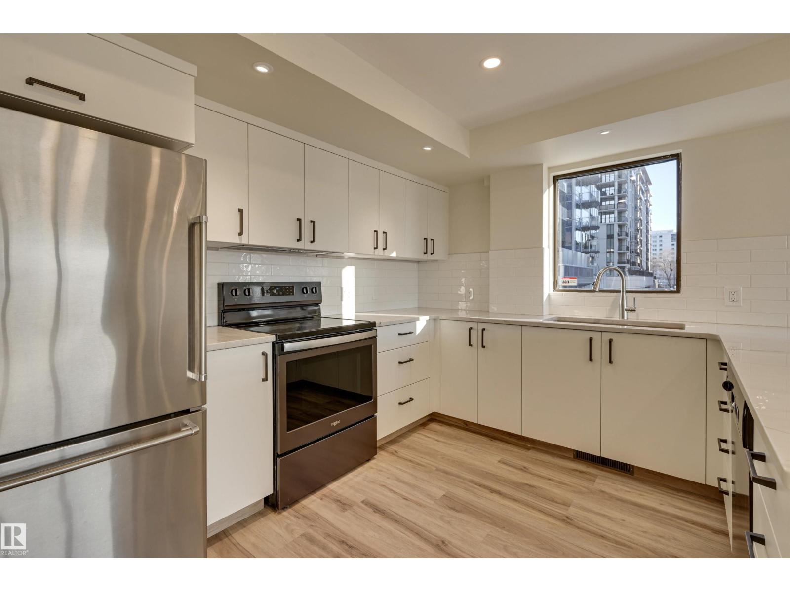 #1 11960 100 AV NW - 18